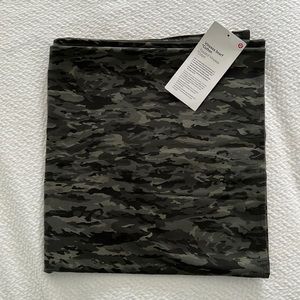 NWT Lululemon Vinyasa Scarf Camo print